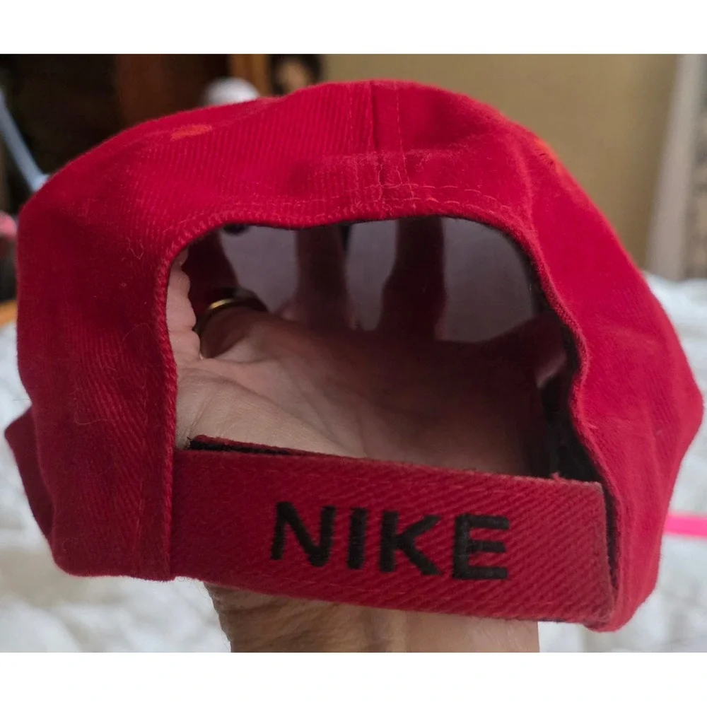 Vintage 1990's Nike Baseball Cap Unisex OSFA Black Red Basketball Swoosh Hat
